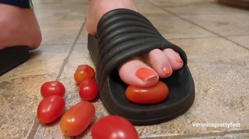 Tomato Smash in Black Sandals