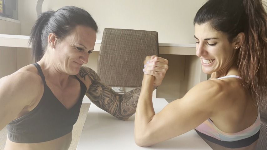 Taperedphysique Vs Bianca Arm Wrestling