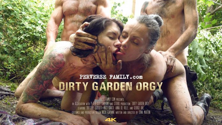 Perverse Family - Dirty Garden Orgy