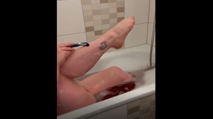 cum watch me shaving my legs