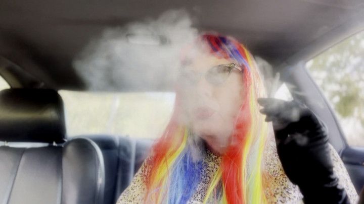 MRS ROMAN CAR SMOKING VS120 MENTHOLS IN HER TUTTI-FRUTTI WIG