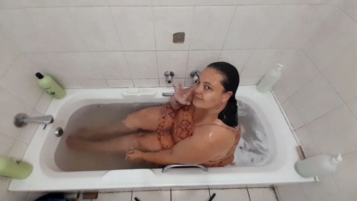 Sexy wet dress in the bath