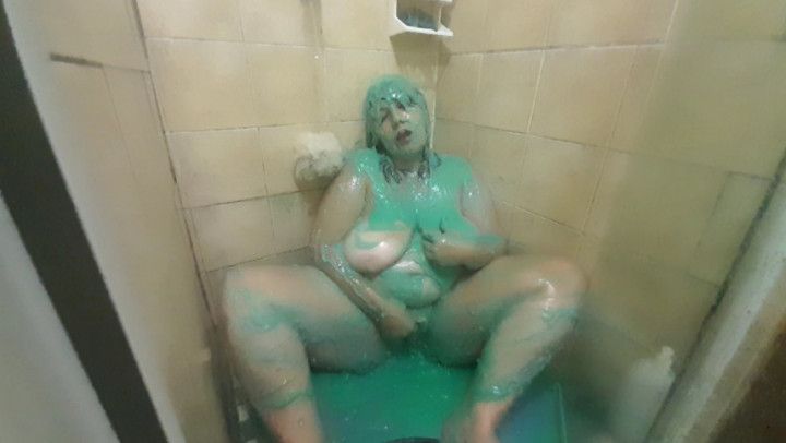 Sexy gunge masturbation in the shower