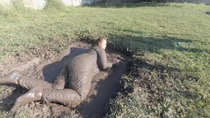 Sensual mud play part 1