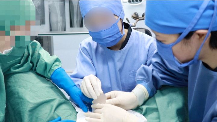 Intraoperative Handjobs by Asian Doctors