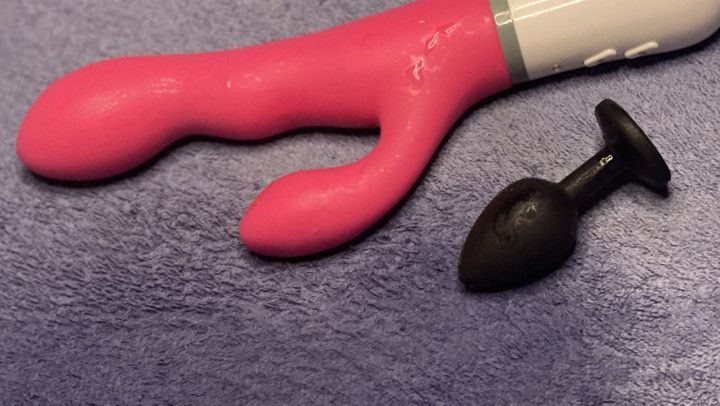 Quick messy orgasms are the best when wearing a butt plug