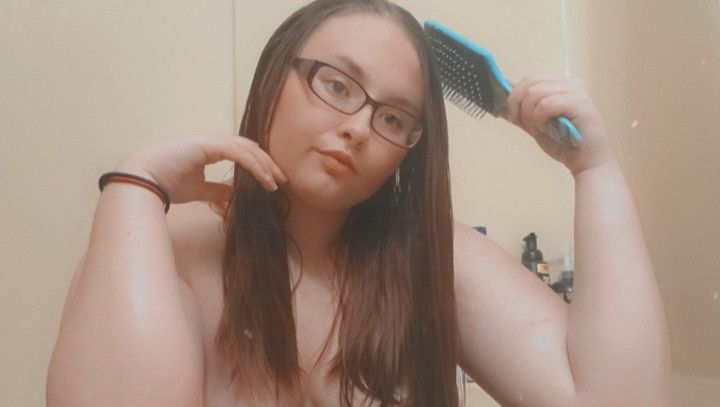 BBW brushes dirty oily knotted hair