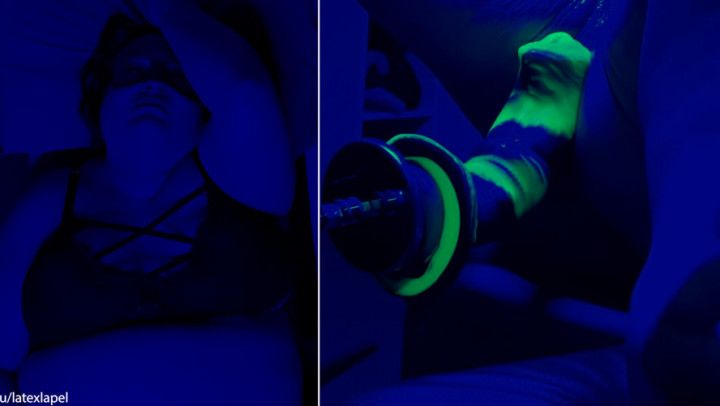 Blacklight BBW cums hard on Fuck Machine