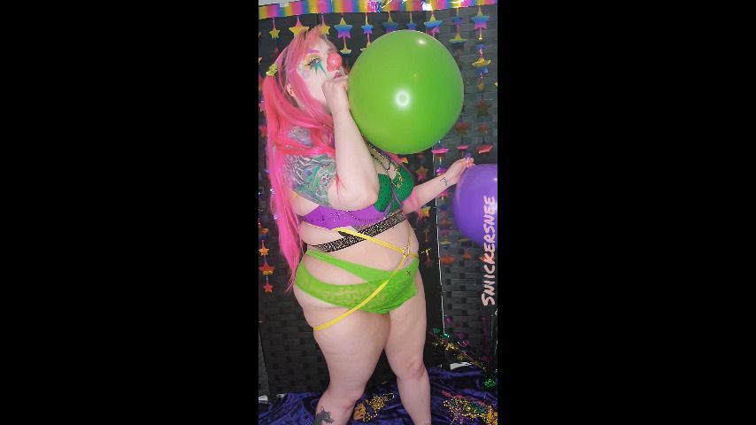 Mardi Gras Clown Grind and Roll Balloons