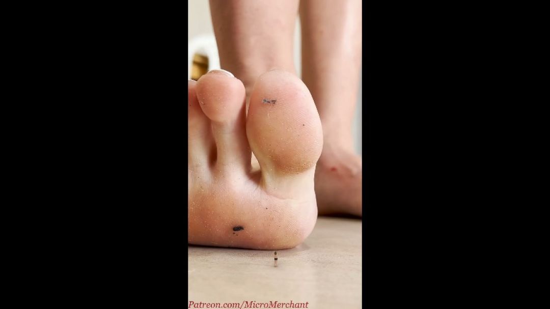 Giantess Drew's BIG Toe Worship