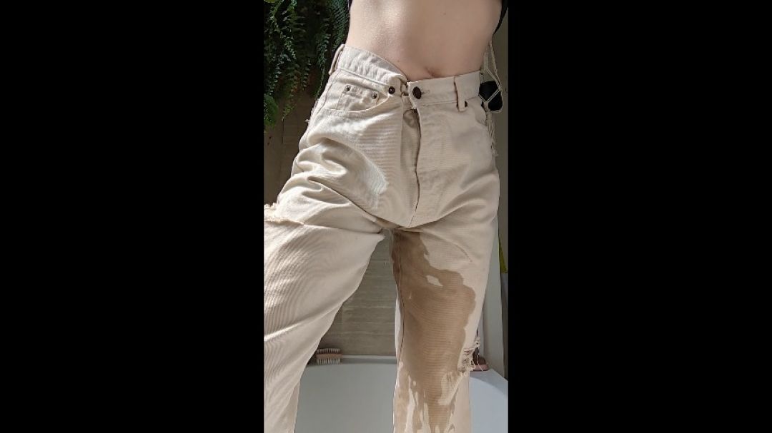 White jeans wetting