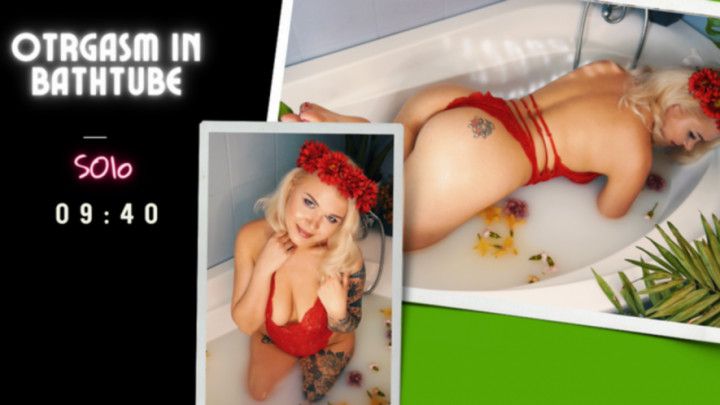 Orgasm in the bathtub. Glass dildo