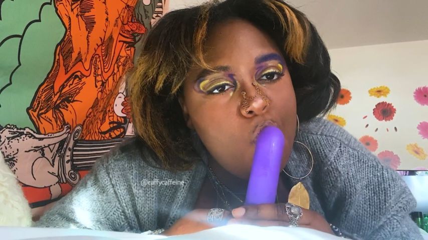 ebony college girl gets off on sucking