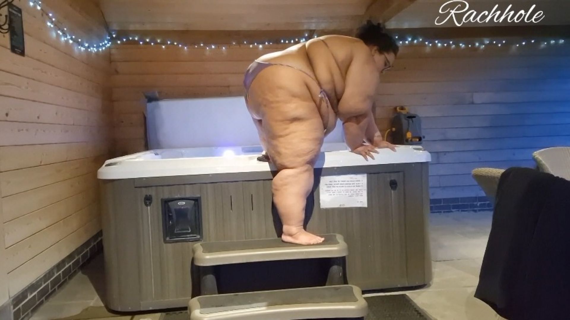 Ssbbw Hot Tub Struggles