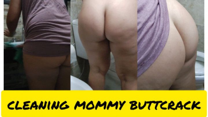 cleaning mommy buttcrack