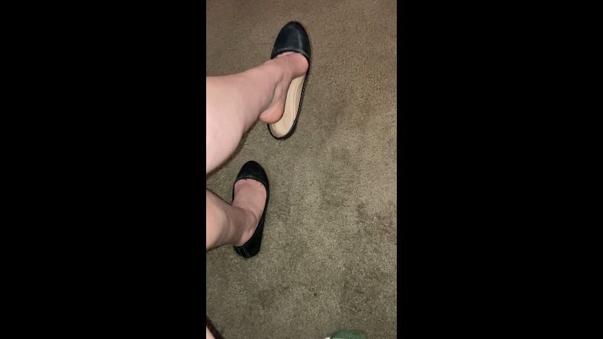 Shoe Dangling &amp; Sexy Legs