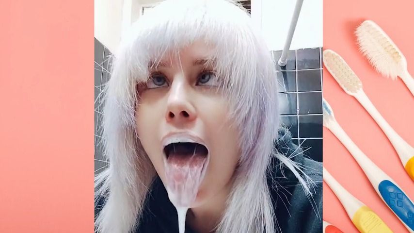 Tooth brushing + ahegao