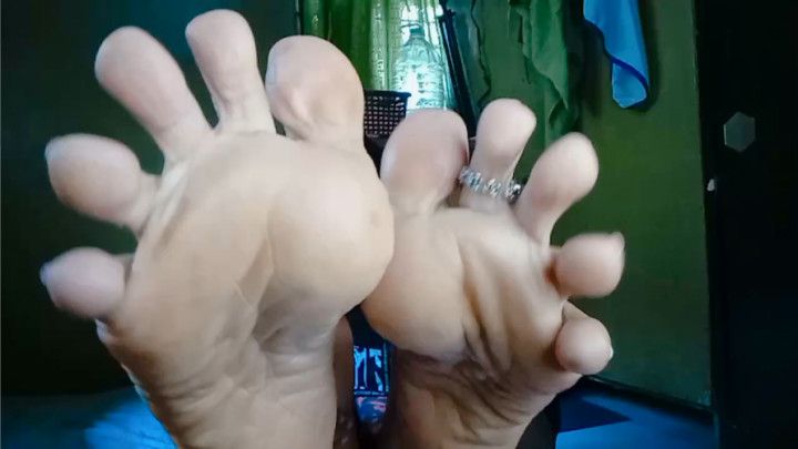 Do You Like My Toe Spread