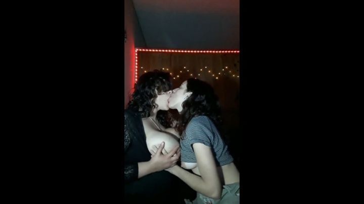 LESBIANS MAKING OUT AND LICKING BOOBS