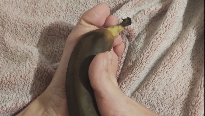 Banana feetjob feet food