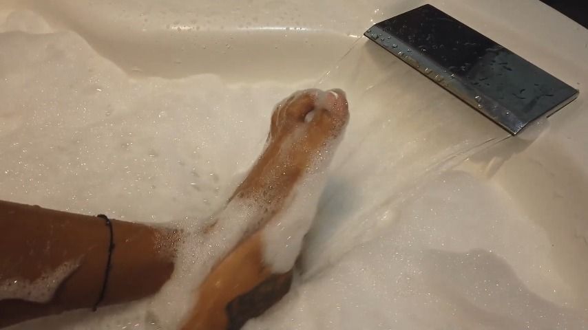 Feet Massage in Jacuzzi