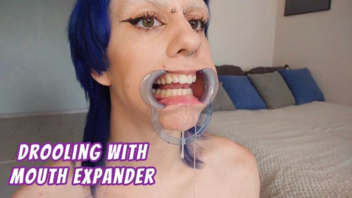 Drooling and gagging with mouth expander