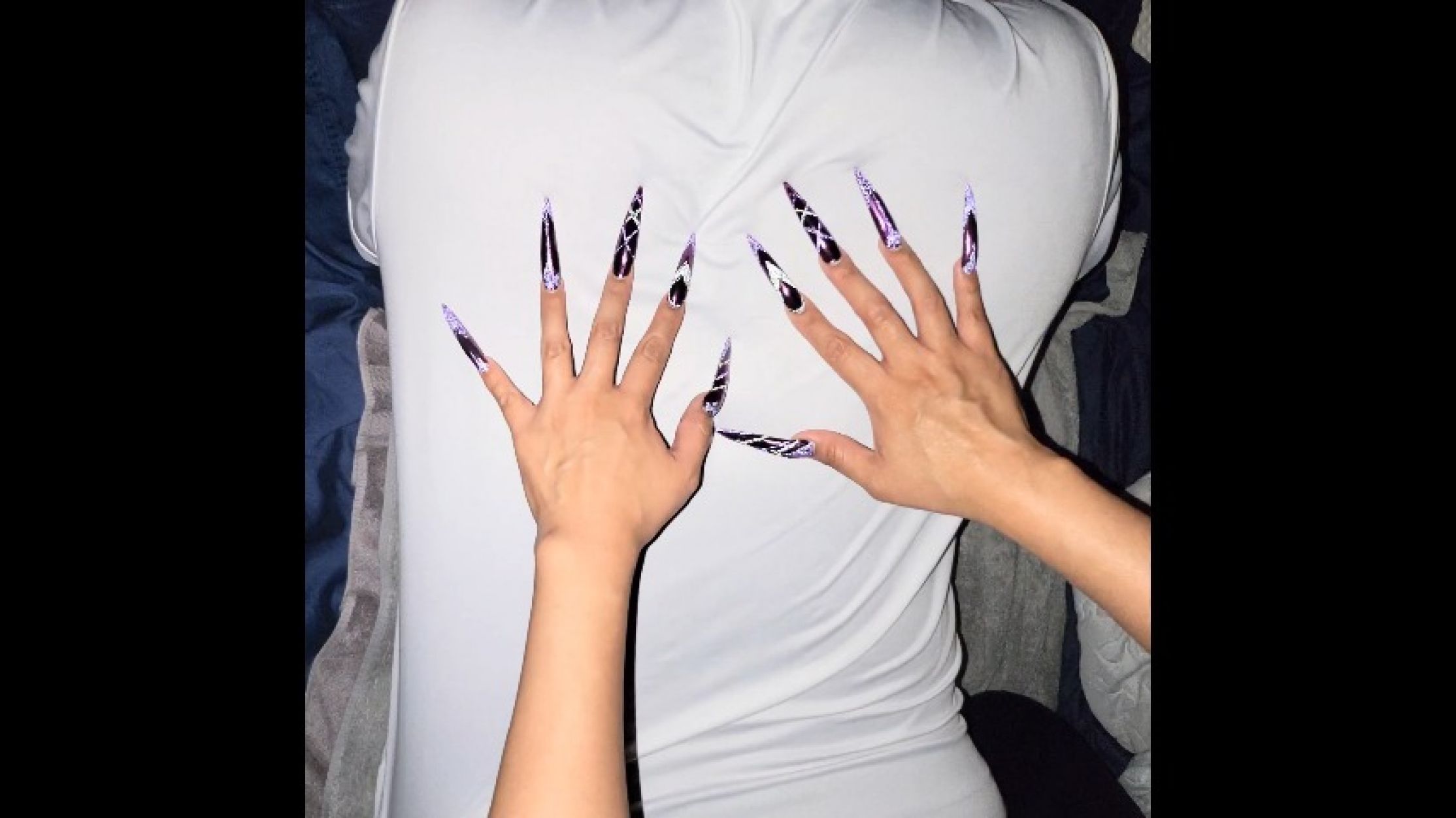 Long SHARP Purple XL-Stiletto Nails scratching shirt back