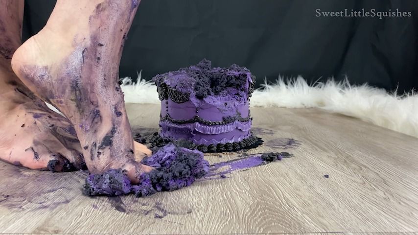 Gothic Victorian Cake Smoosh