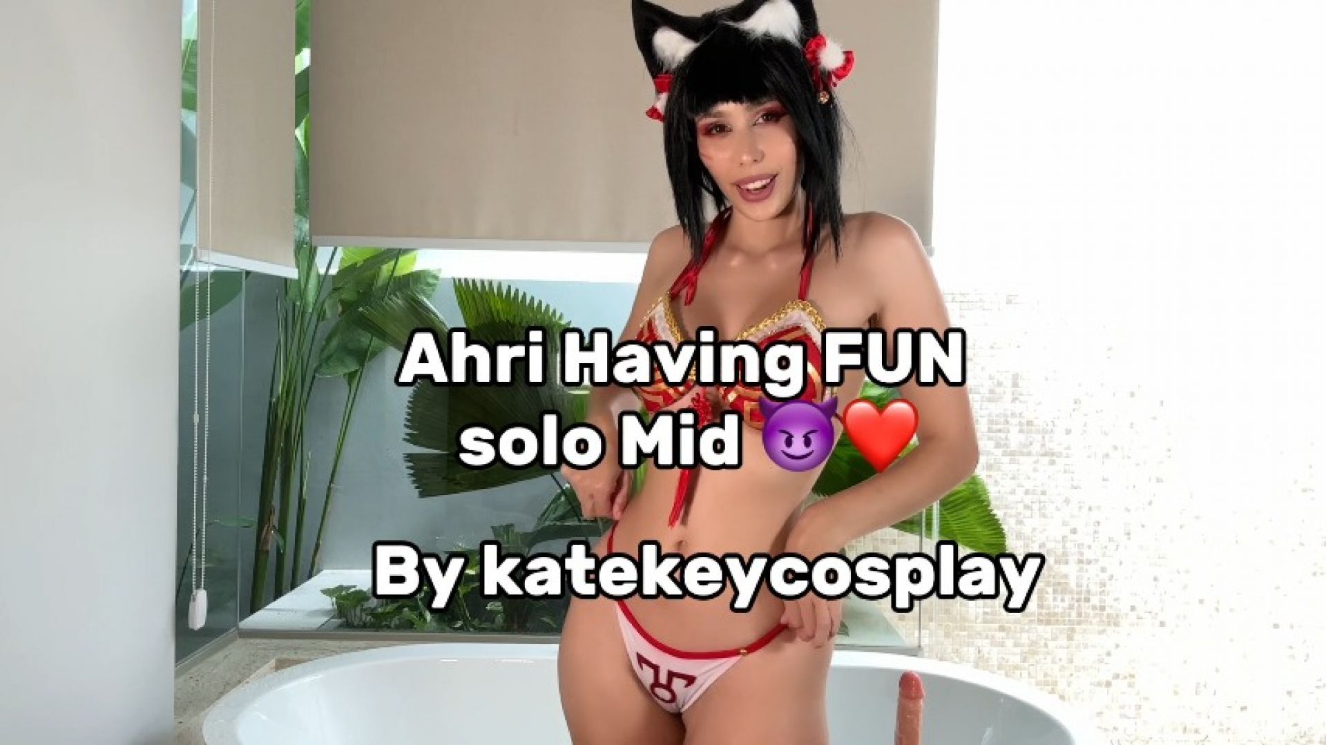 AHRI solo DILDO MASTURBATION TOPLESS GAMER GIRL CUMMING