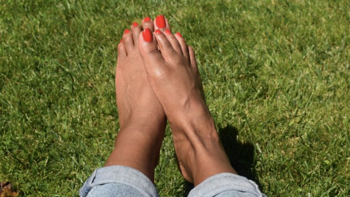 Spring has Sprung - RED TOES