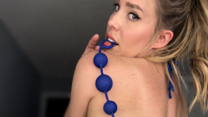 Anal Obsessed MILF Plays with Beads