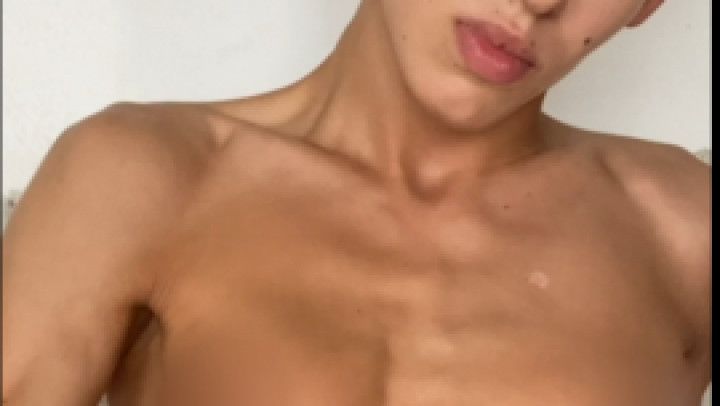 Twink play with his cock and cum