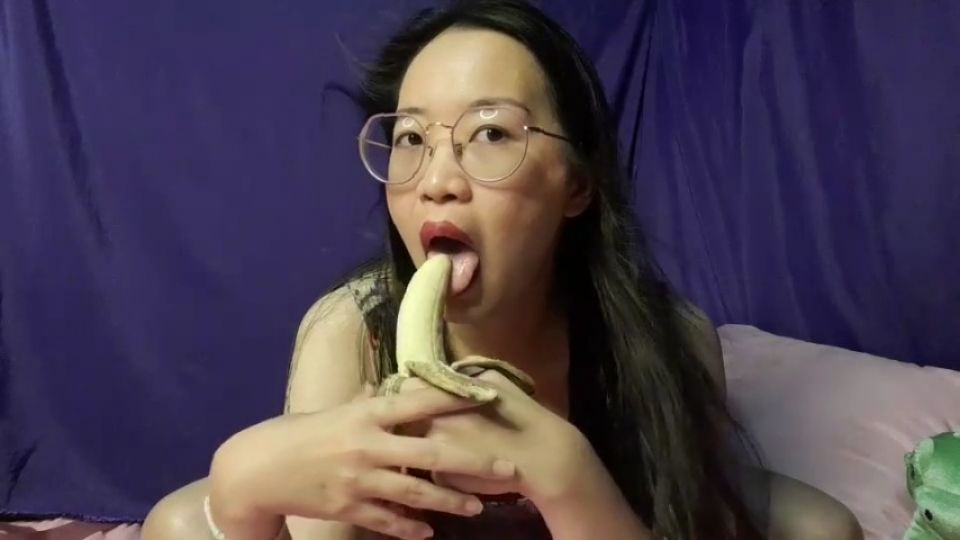 I blowjob banana