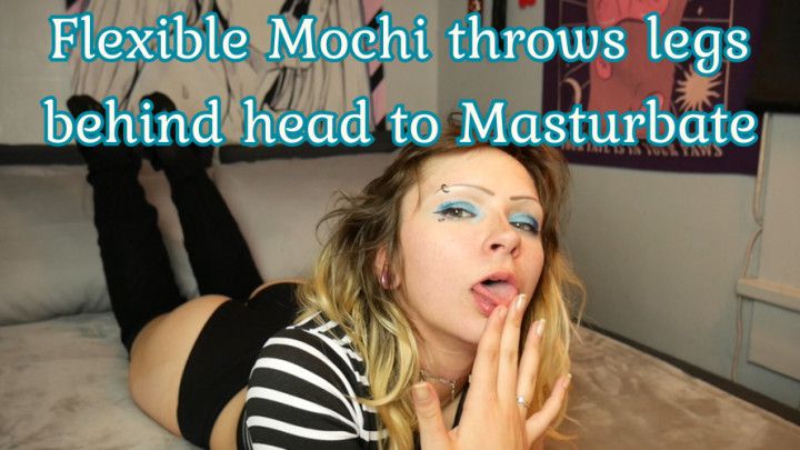 Mochi Masturbates