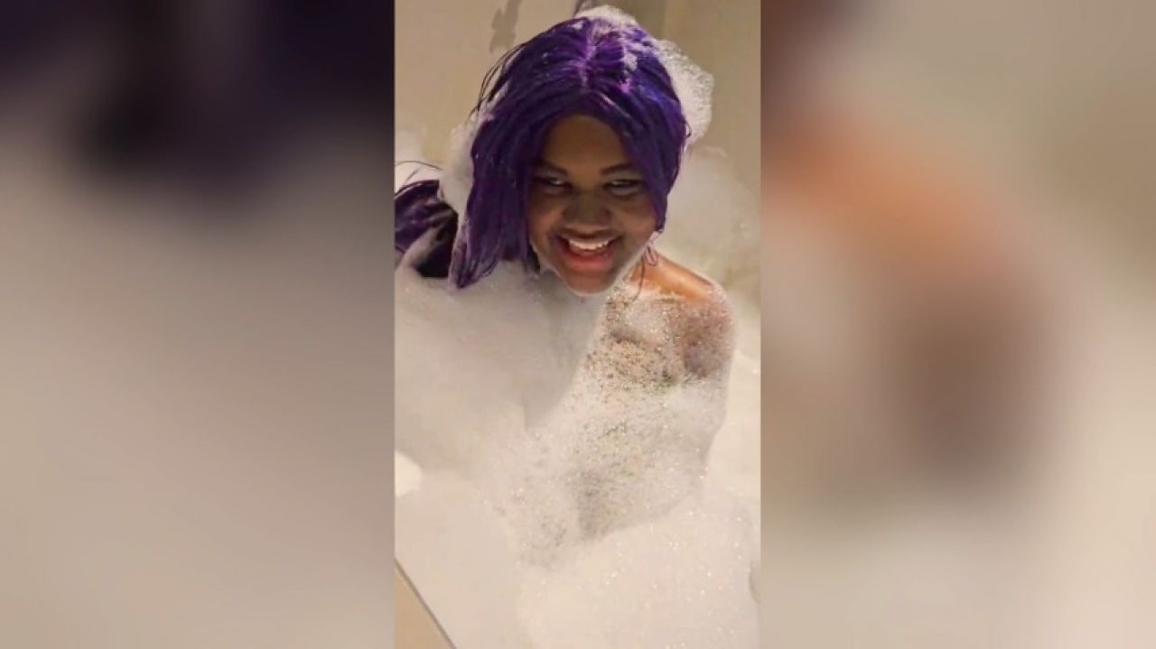 Your ebony sub wants you on jacuzzi with her