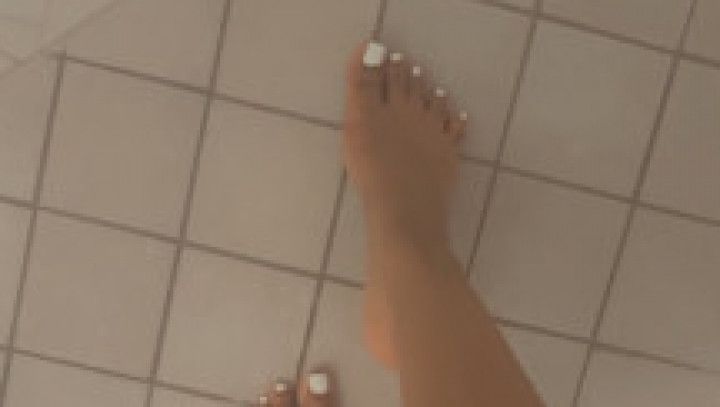 Showering My Pedicured Feet in The Shower