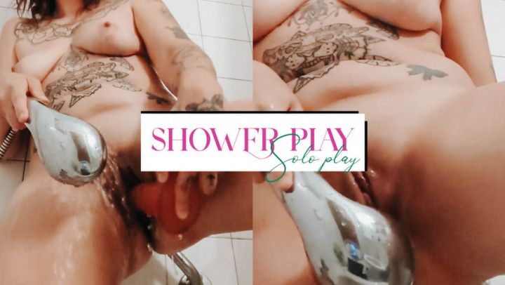 Solo shower play