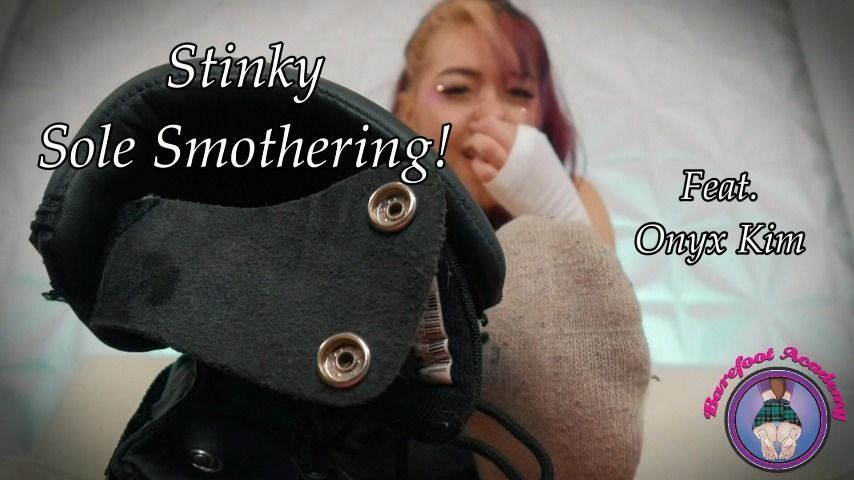 Stinky Sole Sm othering! MOV