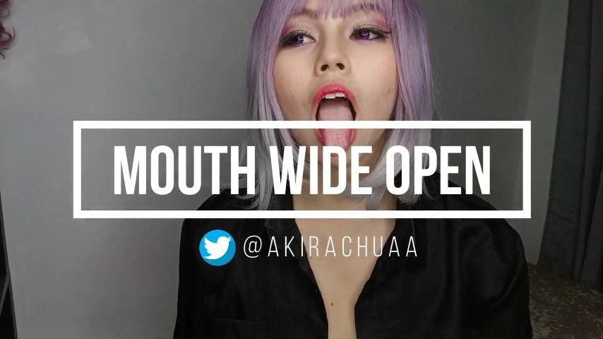 Mouth wide open