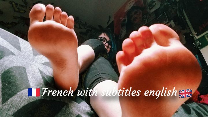 JOI squirts on my smelly feet FR sub EN