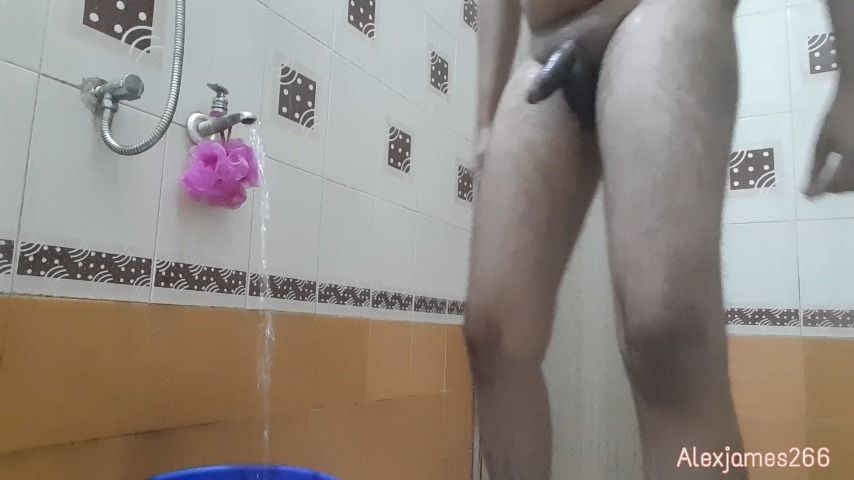 Washing my hot body and ass