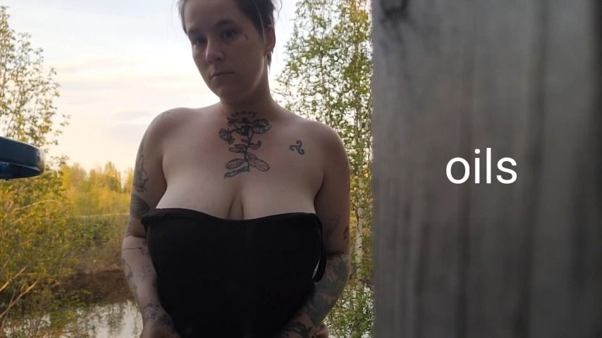 Oils, a tit worship video