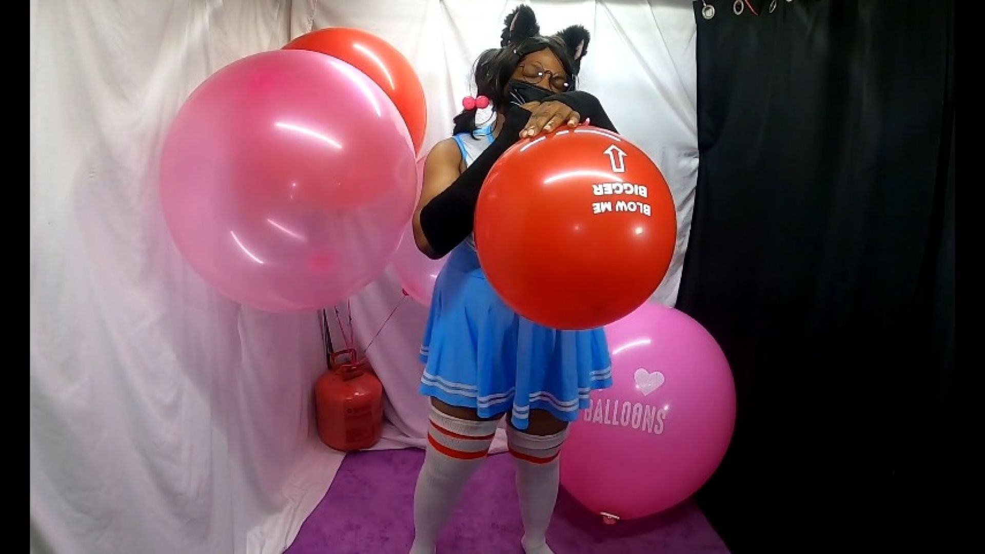 Kikyuu red tuftex balloon tease