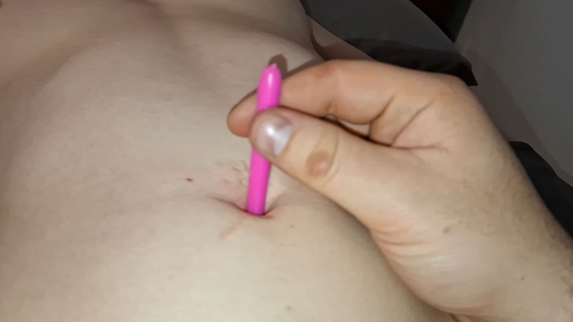 Very thick pin in my belly button