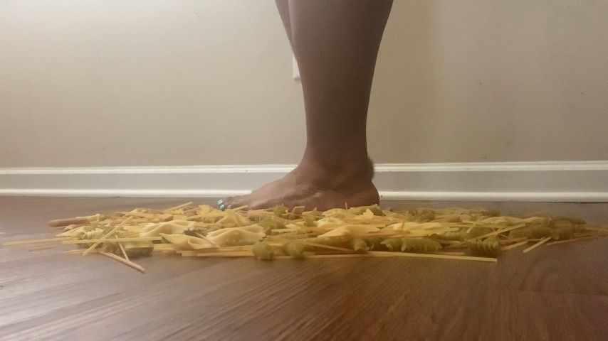 Giantess Vs. Pasta