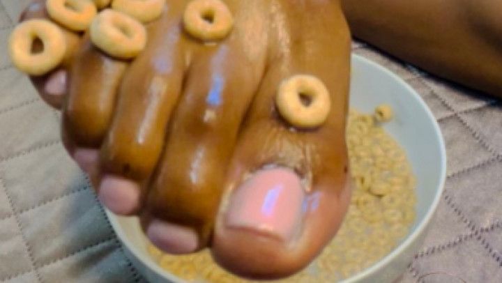 Cereal &amp; Milk Ebony Feet Play