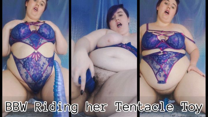 BBW Riding her Tentacle Toy