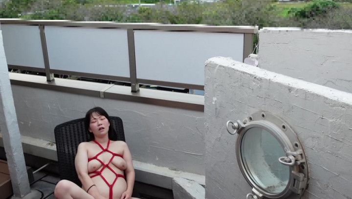 RIE Naked masturbation tied up on the terrace