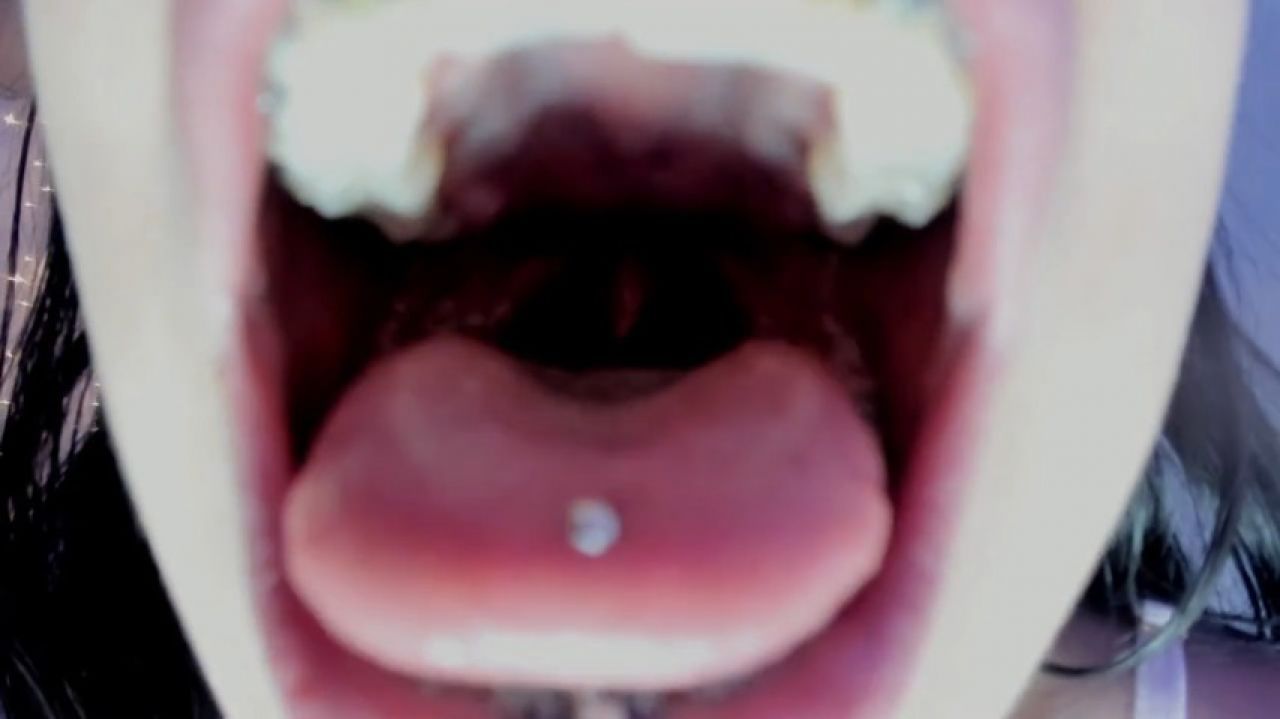 show the uvula tongue Piercings