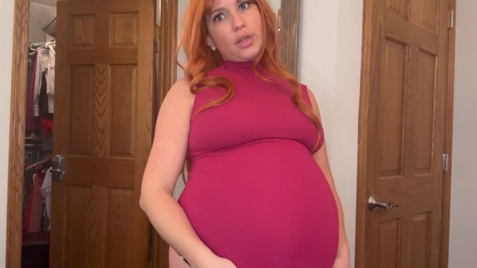 Heavily Pregnant Milf Complaining Turns Into JOE/Dildo Ride